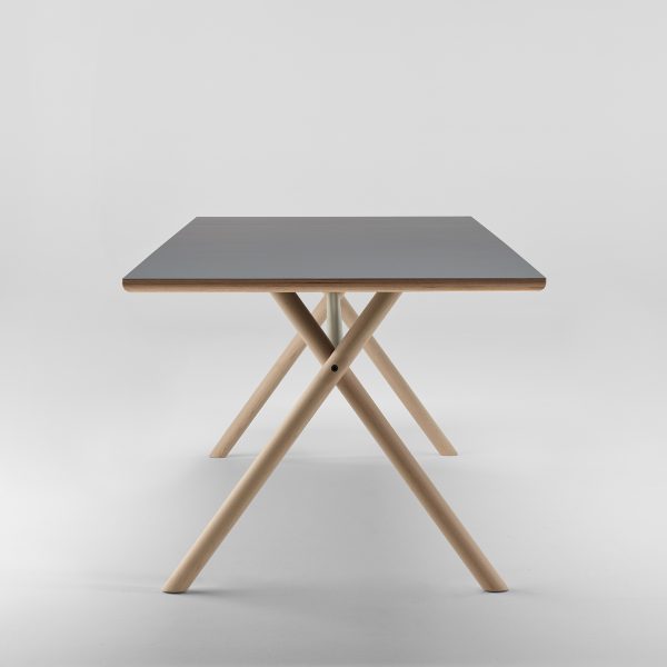 Ondarreta – BAI Table – Wood (1)_r